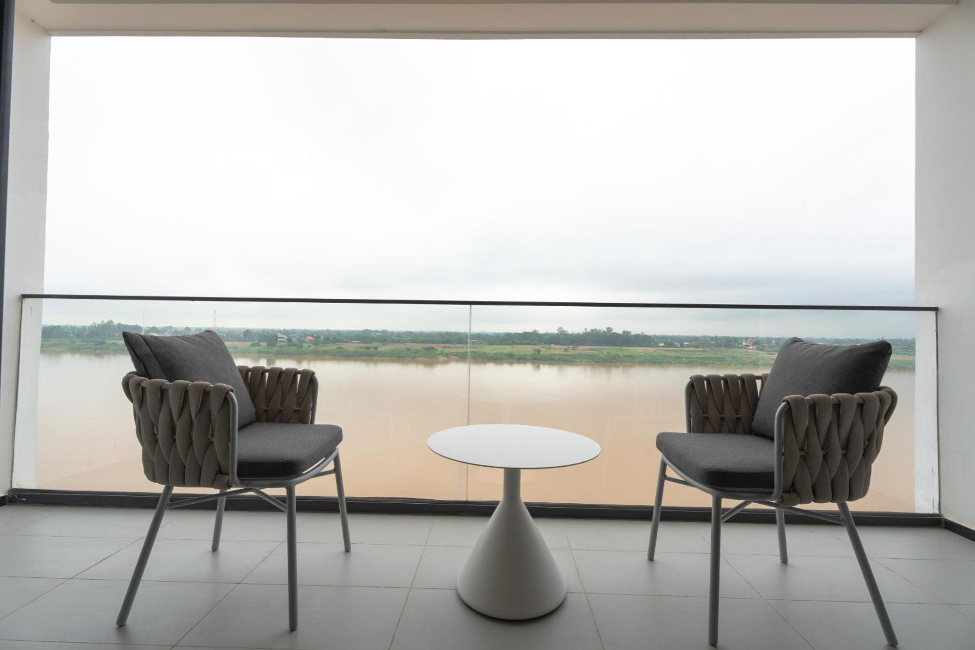 One Riviera Hotel And Residences Ban Souanmone 외부 사진