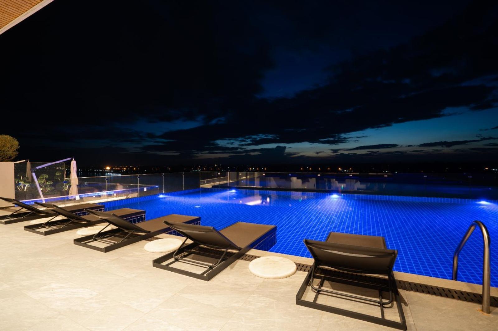 One Riviera Hotel And Residences Ban Souanmone 외부 사진