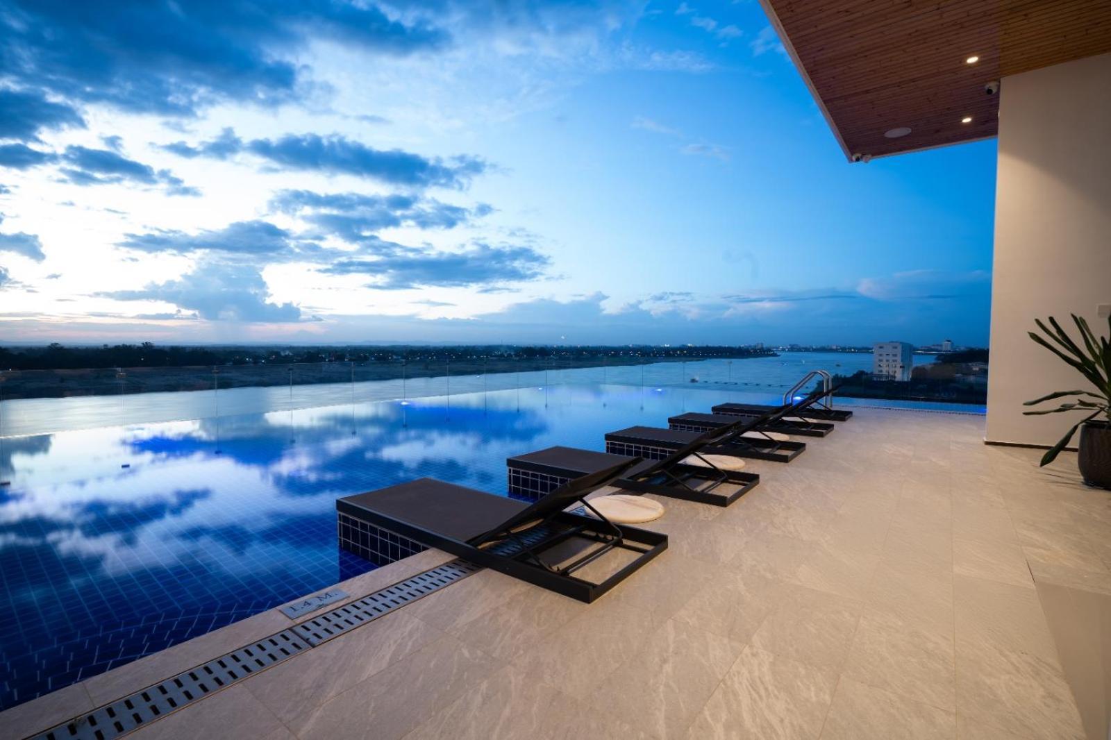 One Riviera Hotel And Residences Ban Souanmone 외부 사진
