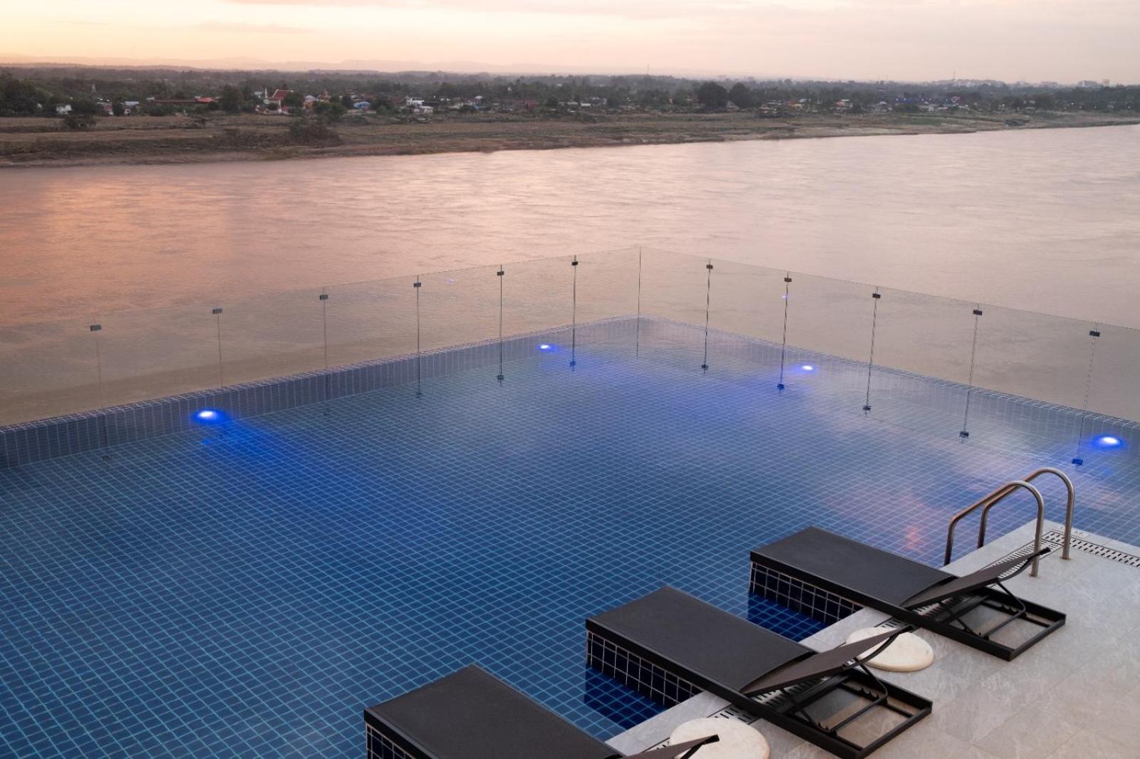 One Riviera Hotel And Residences Ban Souanmone 외부 사진